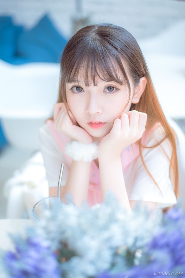 两人愕然的看向对方，魏延面色有些不好看的看向庞统：“不打？”